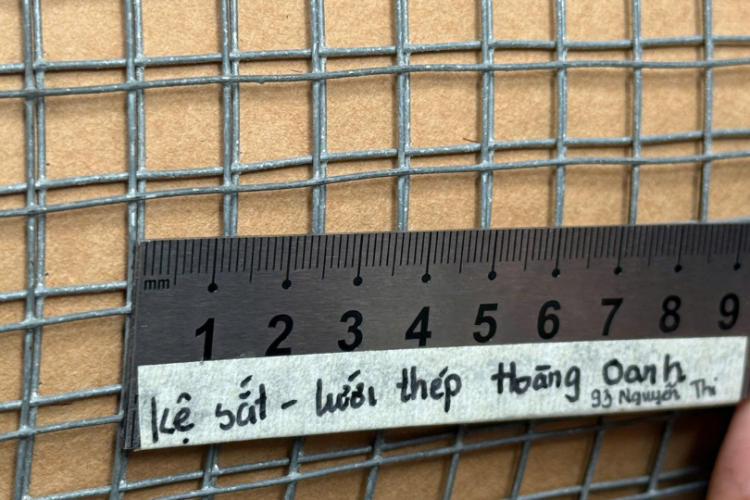Lưới chì chống rỉ sét khổ 1M và 1M2 tính theo 1M tới - Ô 1 phân 2 