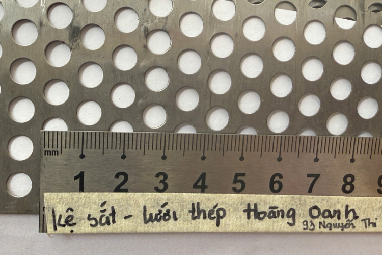 Tôn Lỗ ô 6li dày 4 zem - Khổ 1M/2M và Khổ 1M2/2M