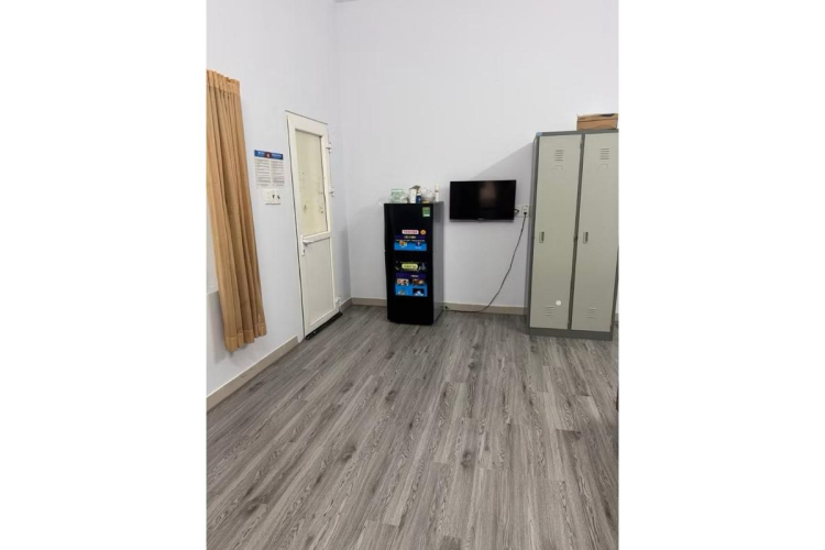 Sàn nhựa giả gỗ giá rẻ - Đa dạng màu sắc kích cỡ - Chất liệu nhựa giả gỗ - Flooring - Nâng cấp không gian sống - Giá rẻ - Đa dạng màu sắc và kích cỡ