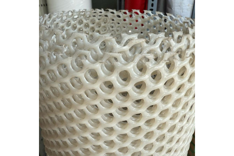 Lưới nhựa khổ 1M dài 1M - Tính theo 1M tới - Màu sắc trắng và xanh phù hợp để trang trí và làm vách ngăn