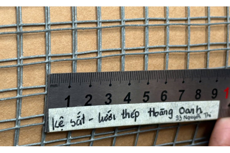 Lưới chì chống rỉ sét khổ 1M và 1M2 tính theo 1M tới - Ô 1 phân 2 